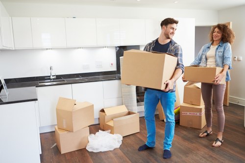 Residential and commercial moving truck support in Edgware